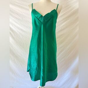 Vtg LAURA ADAMS Emerald Green Satin Spaghetti Strap Slip Dress Womens Y2K Small